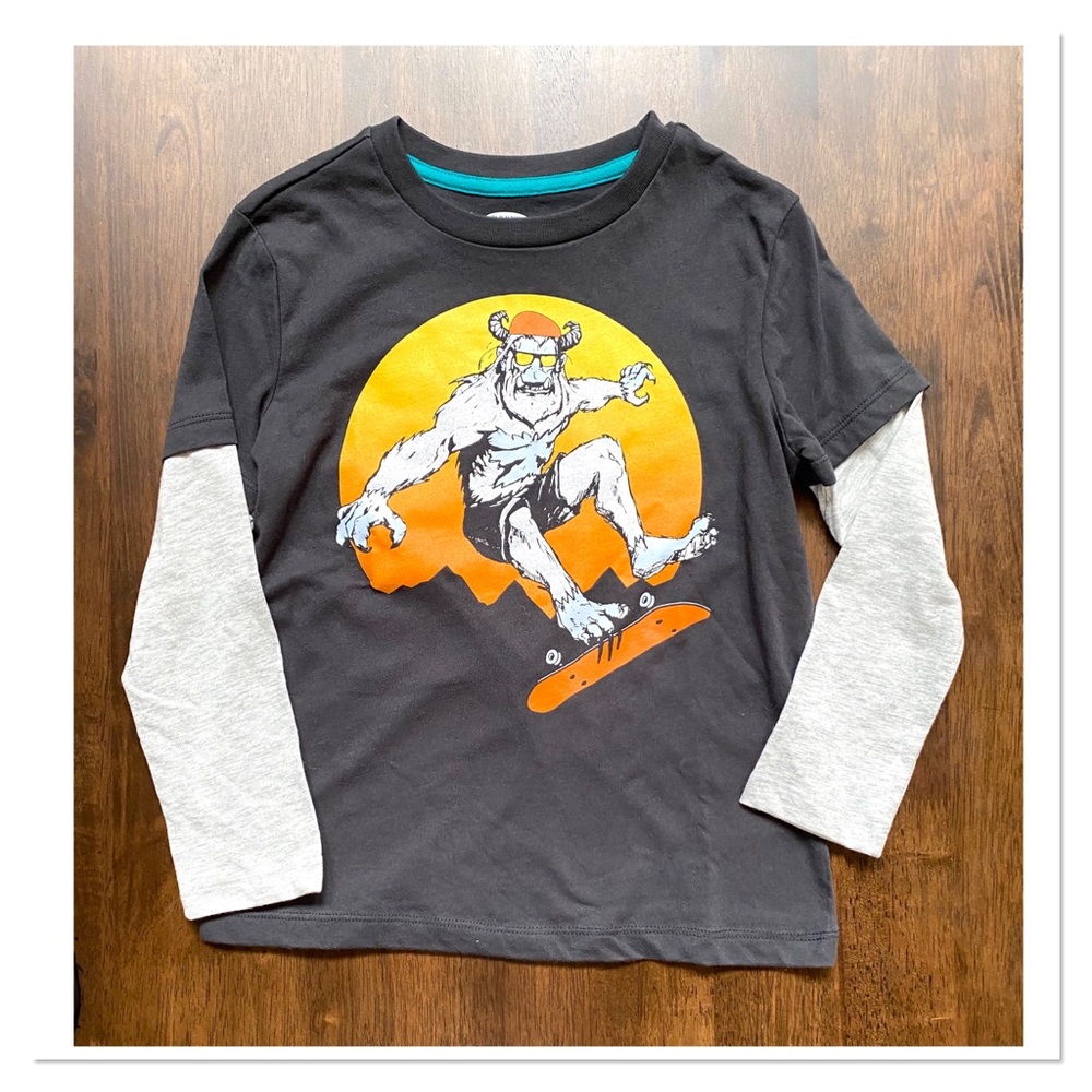 OLD NAVY Graphic Crew Neck Top  NWOT